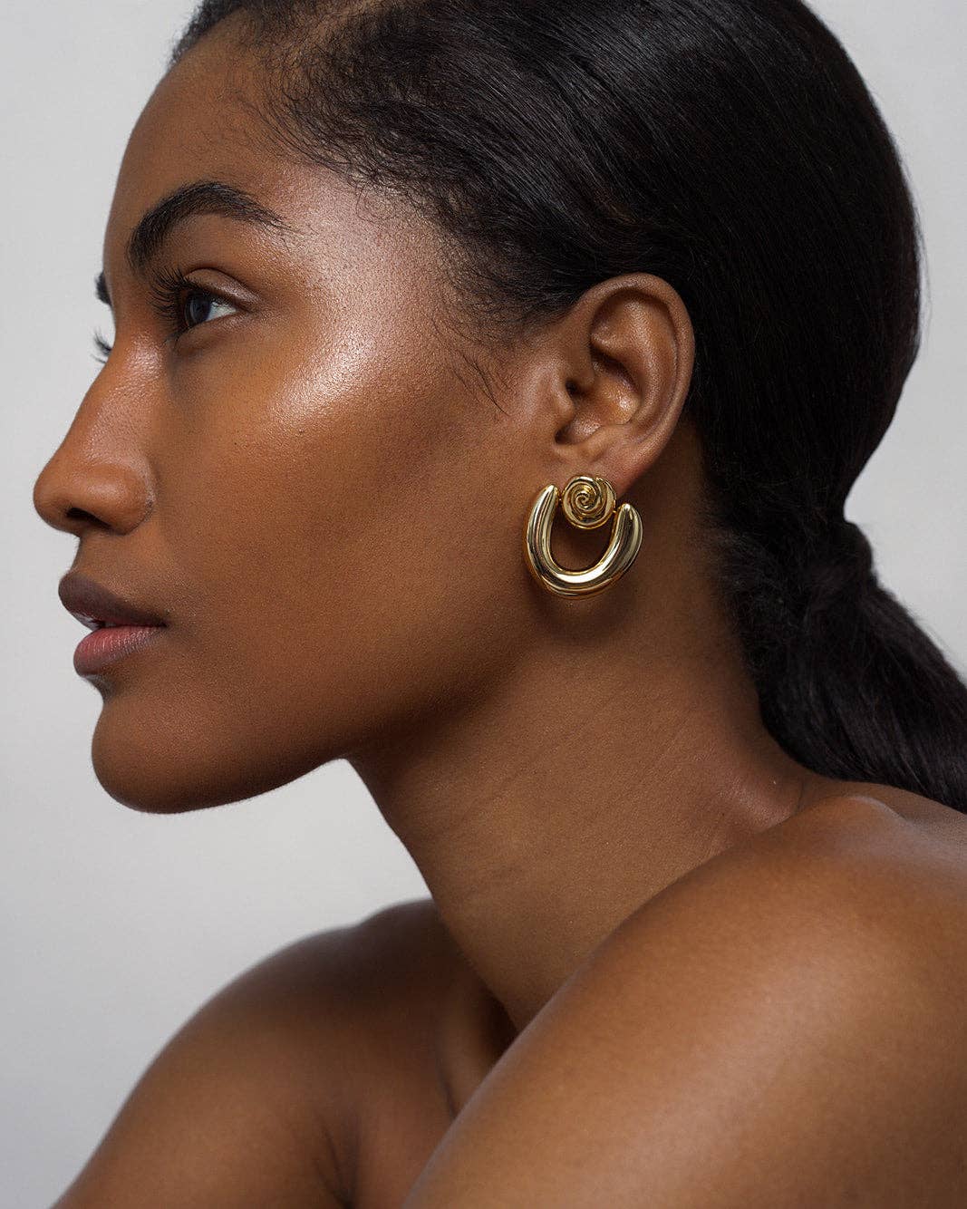 Sabine Statement Earrings: Gold plate