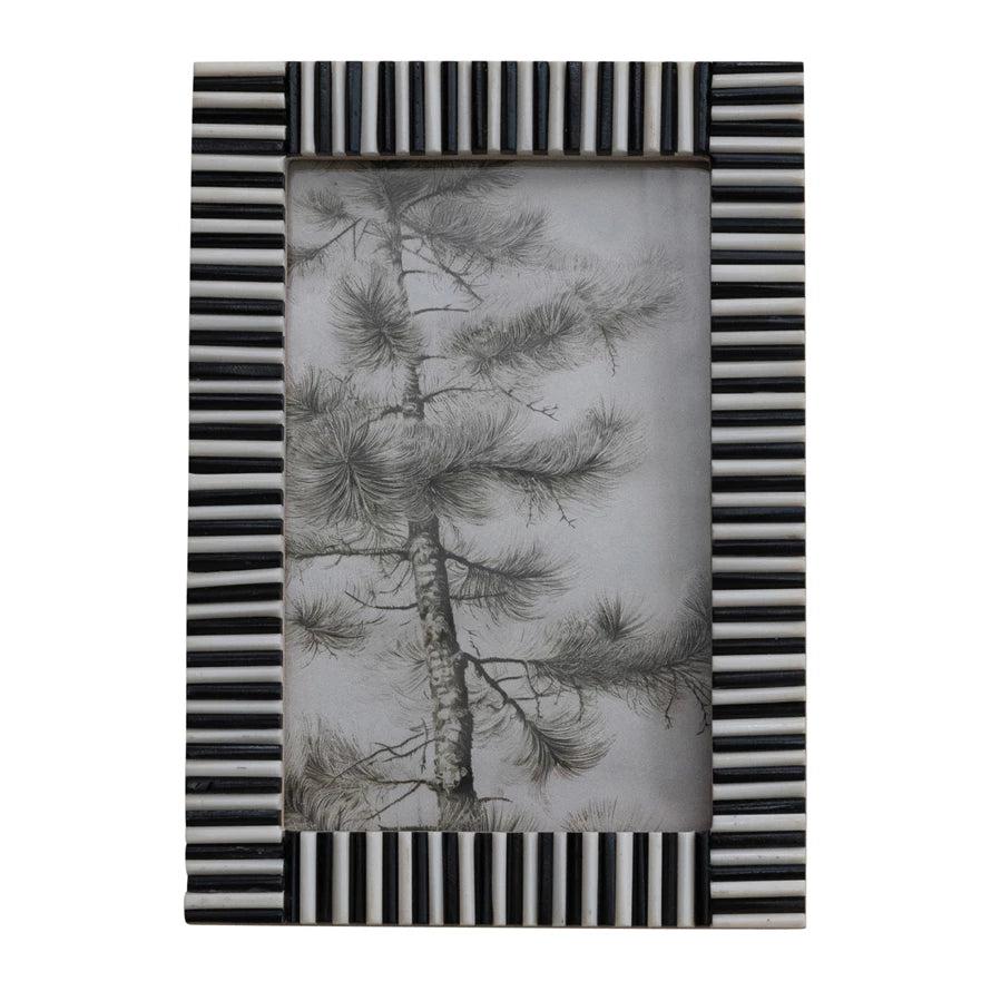 Ribbed Photo Frame, Black & White (Holds 4" x 6" Photo)