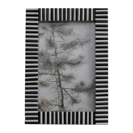 Ribbed Photo Frame, Black & White (Holds 4" x 6" Photo)