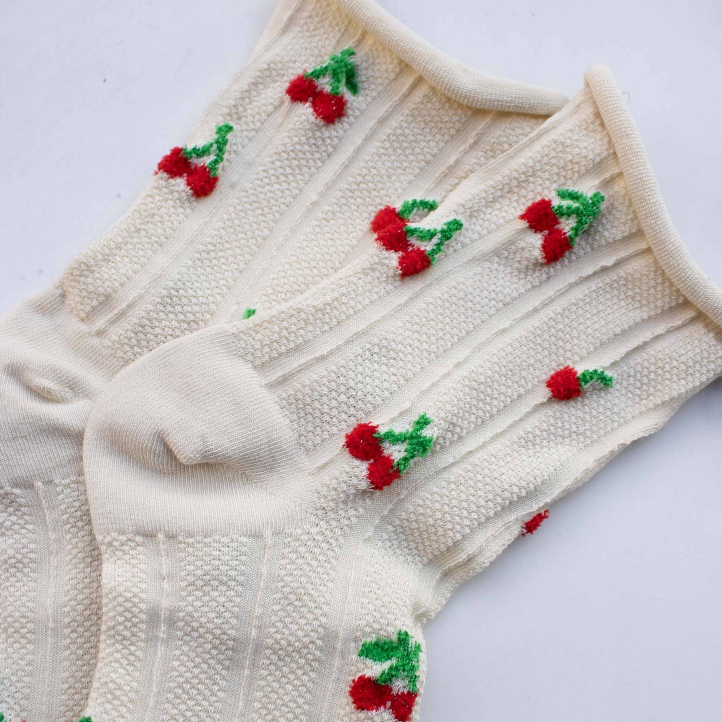 Women's Vintage Cherry Socks | Oatmeal/Cherry