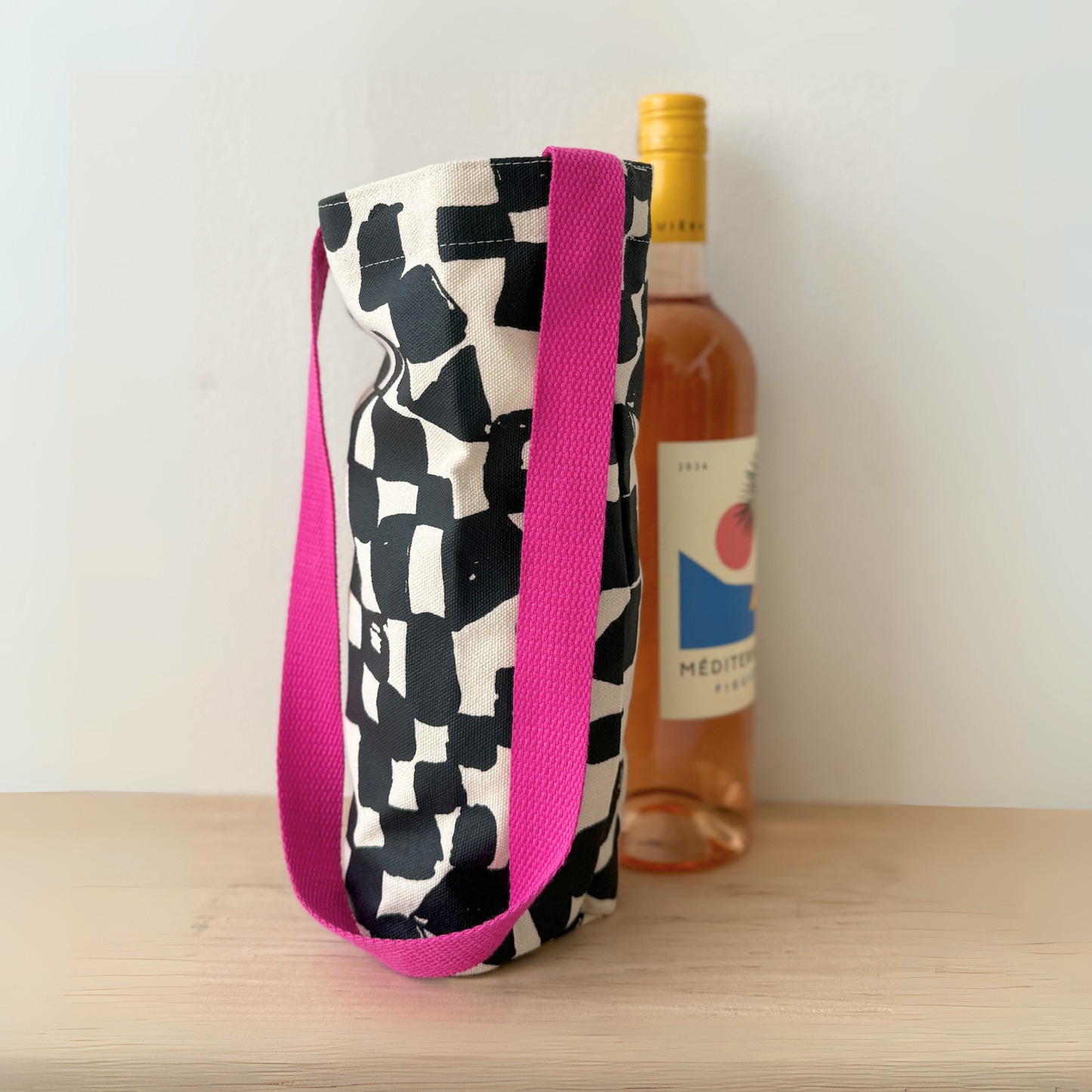 The Wine Tote | Checks Black & Fuschia