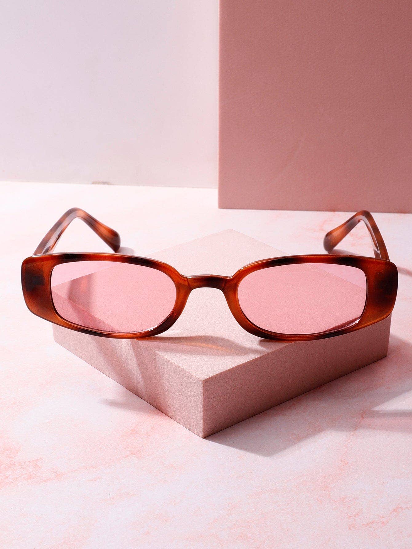 Hot In It Slim Frame Sunglasses: Peach