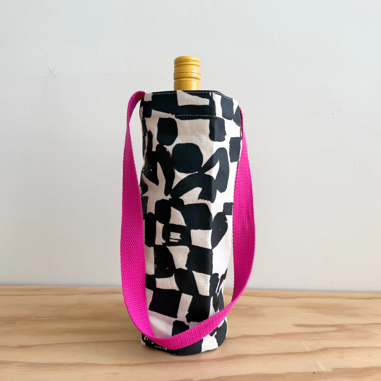 The Wine Tote | Checks Black & Fuschia