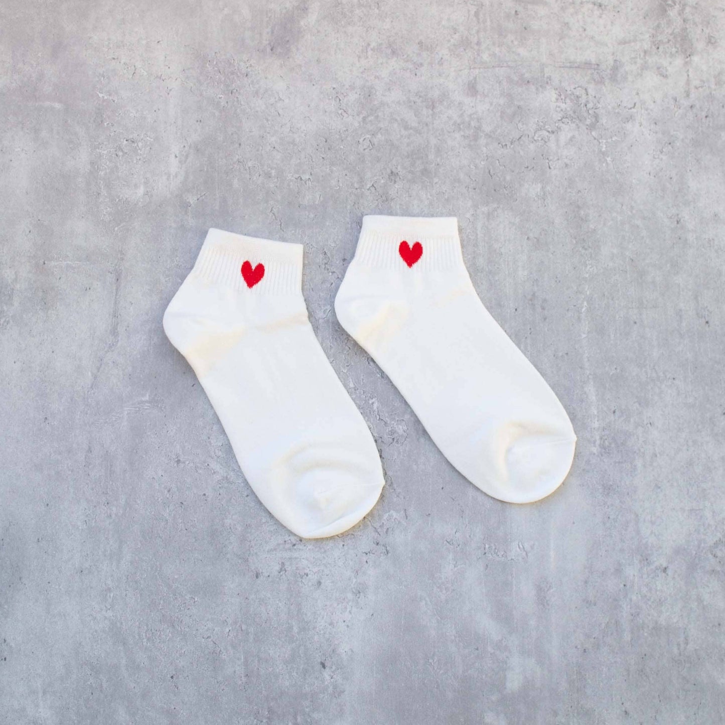 Mini Heart Ankle Socks: White/Black