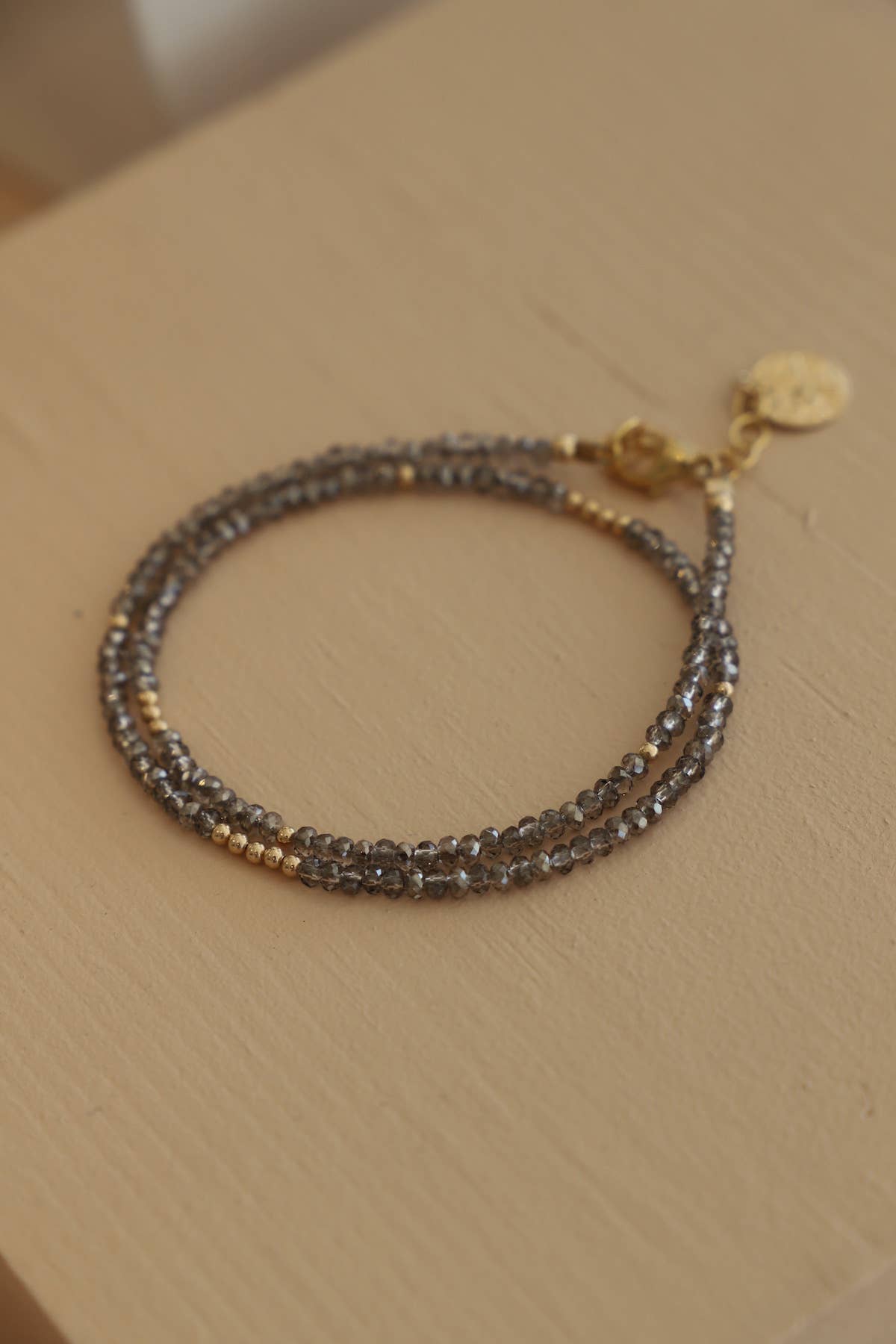 BLACK DIAMOND PETITE DOUBLE WRAP BRACELET: BLACK DIAMOND / GOLD