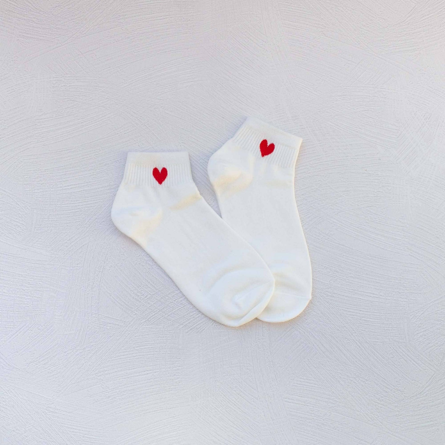 Mini Heart Ankle Socks: White/Black