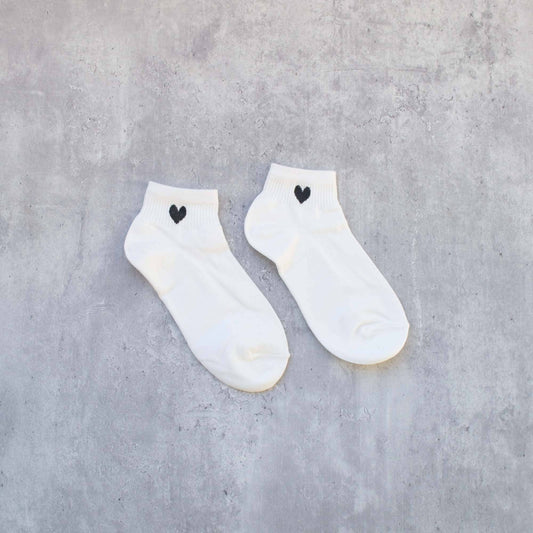 Mini Heart Ankle Socks: White/Black